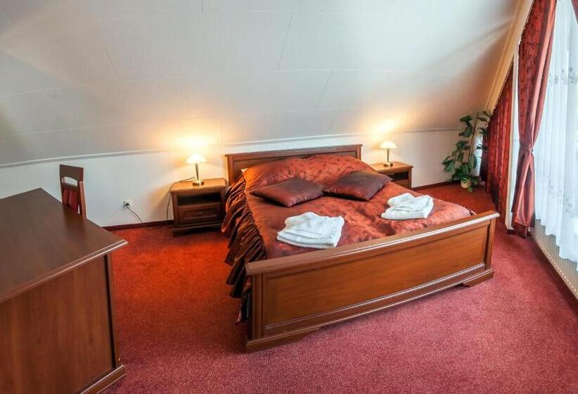 سوییت, Jaskółka