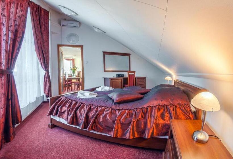 سوییت, Jaskółka