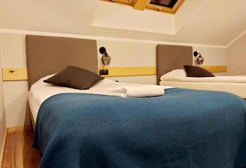 חדר סטנדרט לארבעה, Pensjonat I Restauracja Hubertówka