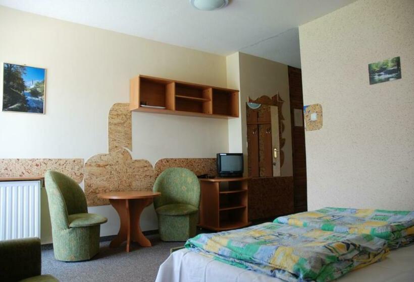 스탠다드 트리플 룸, U Kuby