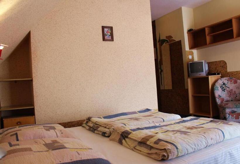 스탠다드 트리플 룸, U Kuby