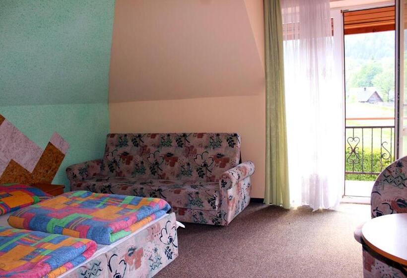 스탠다드 트리플 룸, U Kuby