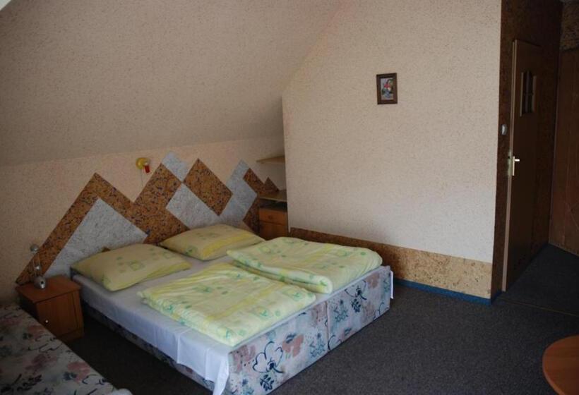 스탠다드 트리플 룸, U Kuby