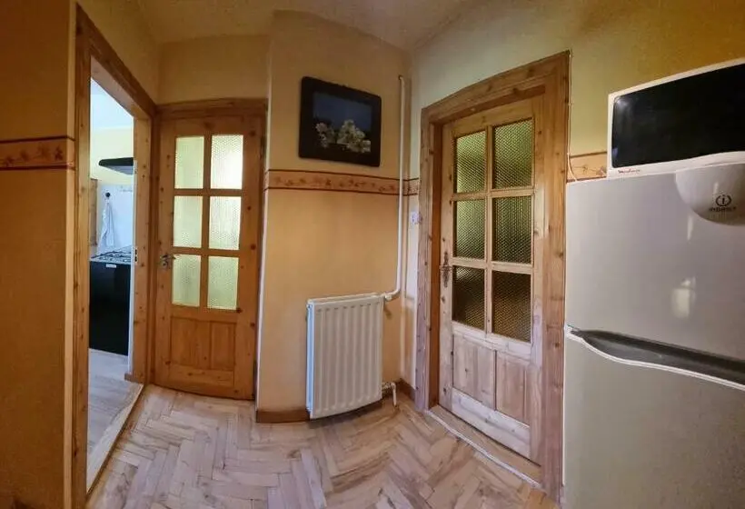 庭の見える１ベッドルームアパートメント, Mountain House