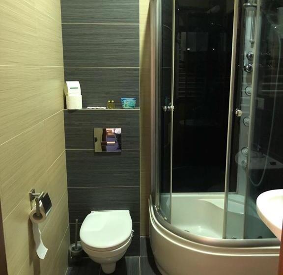 غرفة قياسية ثلاثية, Villa Zagórze