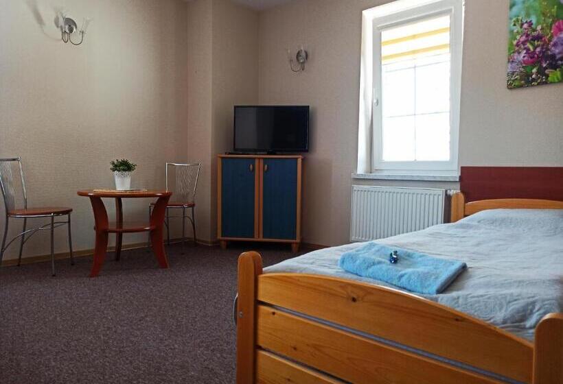 اتاق استاندارد سه نفره, Wiślany Raj