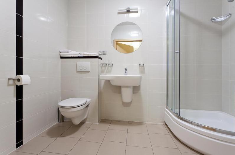 חדר סטנדרט, Restauracja 32 Motel