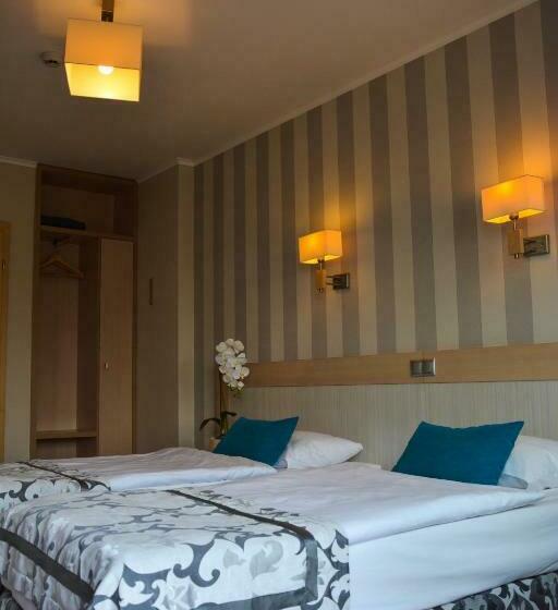 חדר סטנדרט, Restauracja 32 Motel