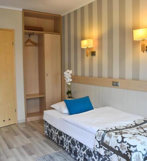 חדר סטנדרט יחיד, Restauracja 32 Motel