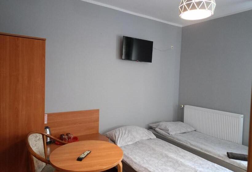 スタンダードトリプルルーム, Zajazd Wałbrzych