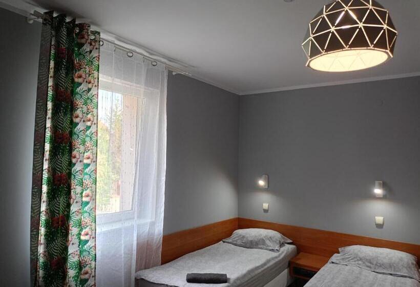 スタンダード4人部屋, Zajazd Wałbrzych