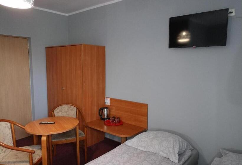 スタンダード4人部屋, Zajazd Wałbrzych