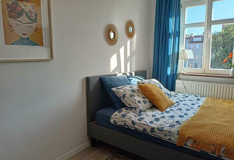 חדר בסיסי, Lemuria Pokój Z łazienką Szkolna