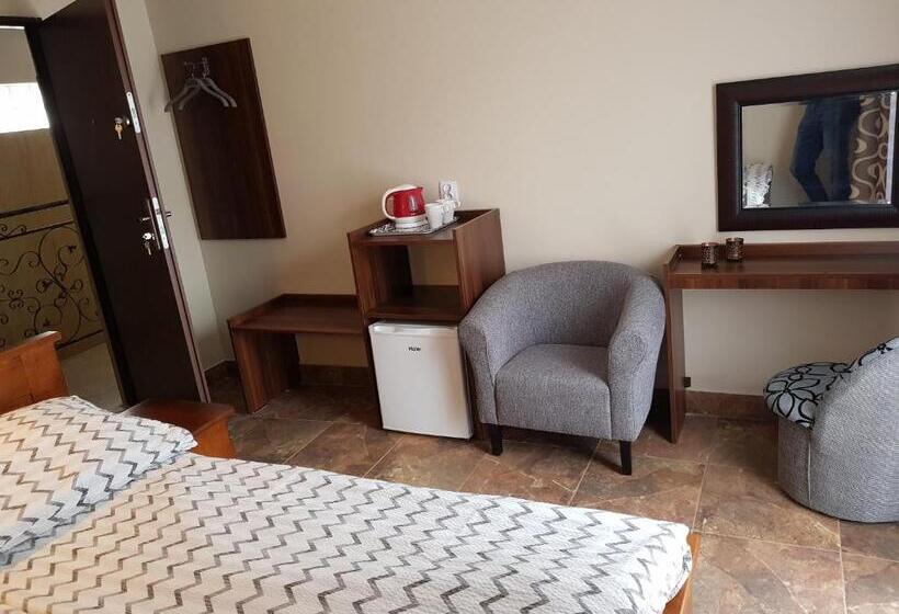 اتاق استاندارد با تراس, Marcus