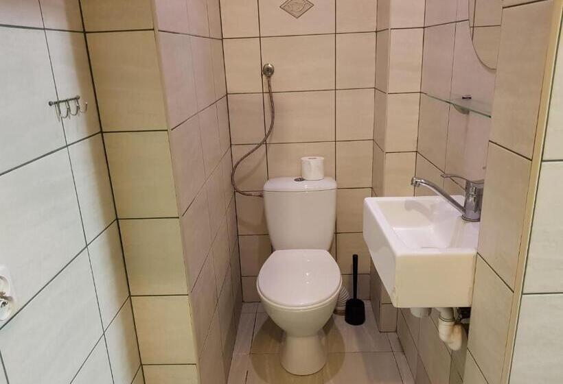 Студия Deluxe, Marcus