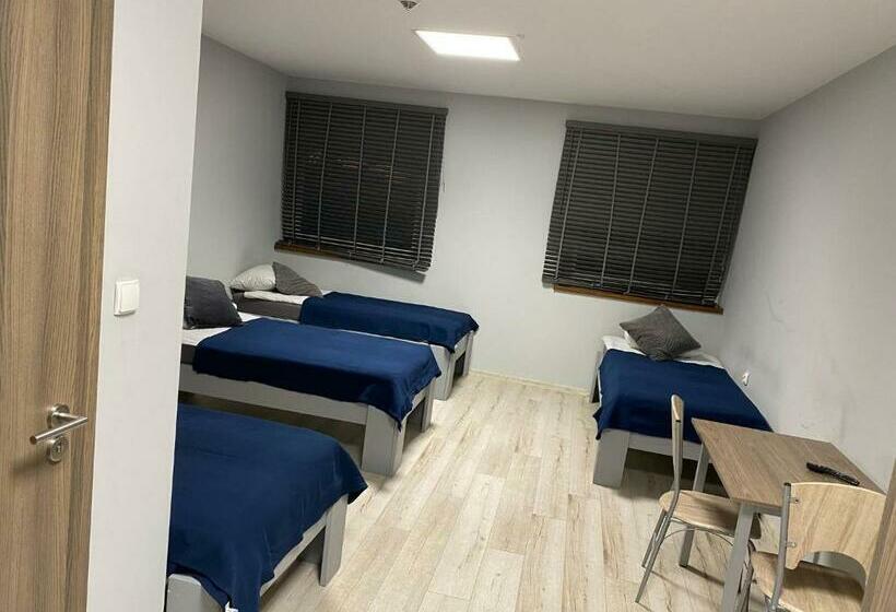 スタンダード４人部屋, Noclegi Europol