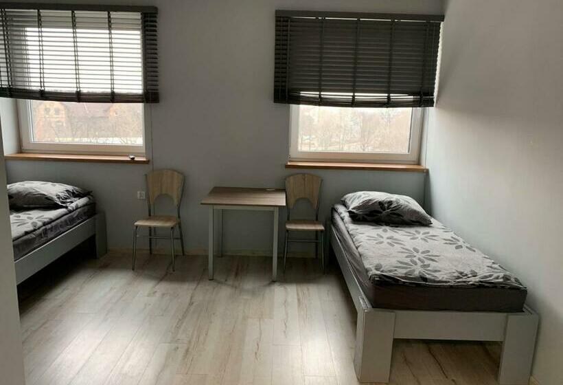 スタンダードルーム, Noclegi Europol