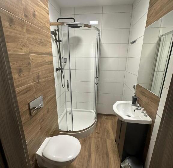 プレミアム４ベッドルーム, Noclegi Europol