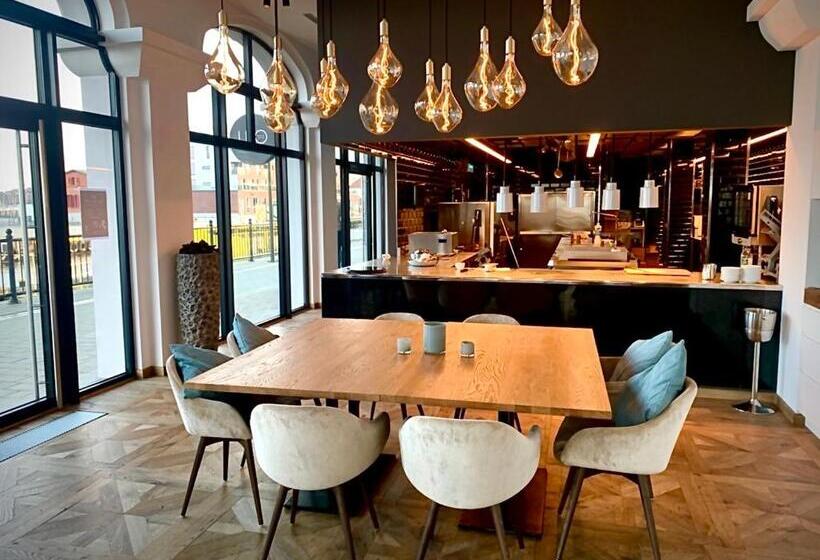 Студио Стандарт с Балконом, Apartamenty W Marina Royale