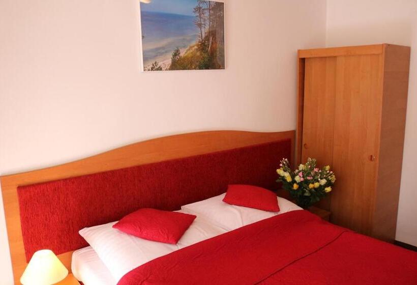 חדר סטנדרט עם מרפסת, Dom Gościnny Posejdon