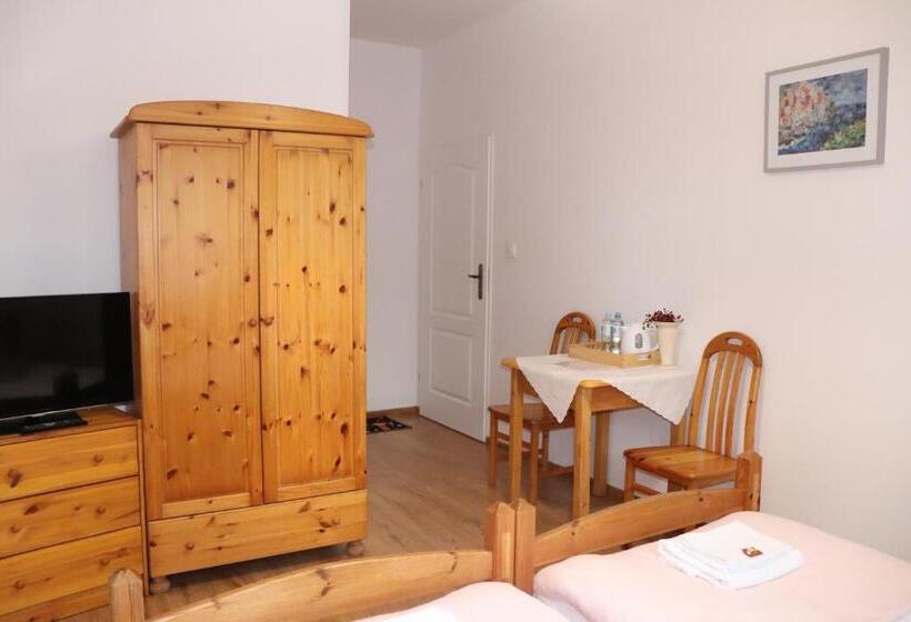 חדר סטנדרט, Dworek Pod świerkami