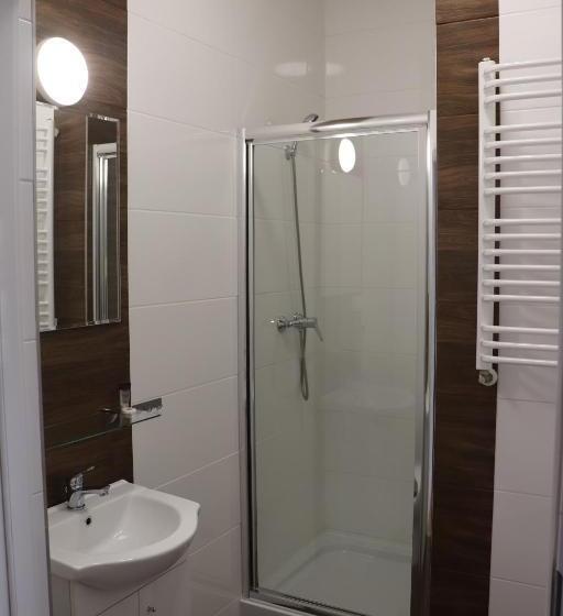 חדר דחוקס עם מיטת קינג, Dworek Pod świerkami