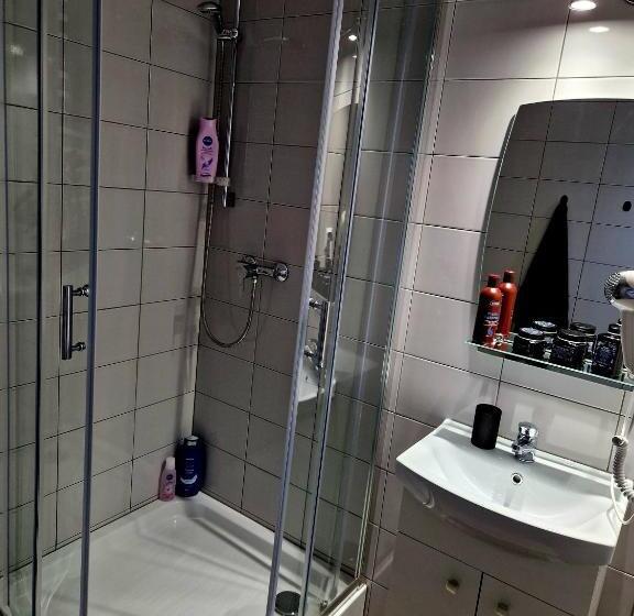 غرفة قياسية ثلاثية, Harmatówka Concept Mountain