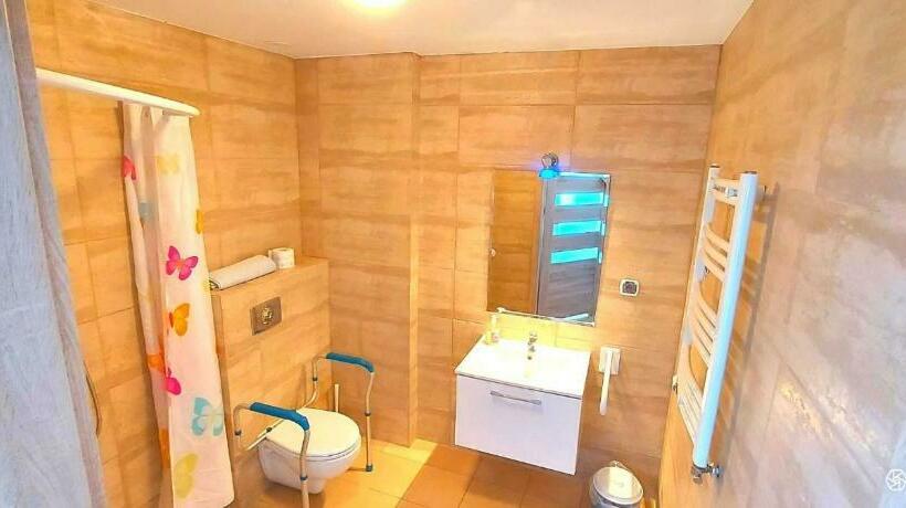 اتاق استاندارد سه تخته با بالکن, Laguna