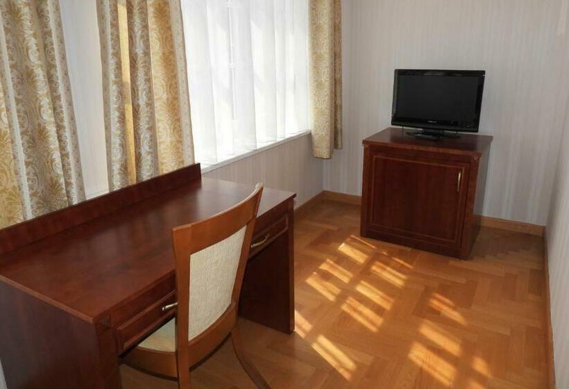 חדר סטנדרט יחיד, Pokoje Gościnne Pałac W Balicach Instytut Zootechniki Pib