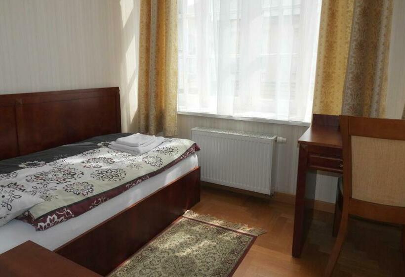 חדר סטנדרט יחיד, Pokoje Gościnne Pałac W Balicach Instytut Zootechniki Pib