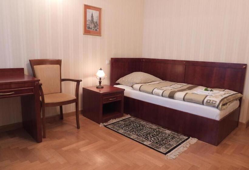 חדר סטנדרט, Pokoje Gościnne Pałac W Balicach Instytut Zootechniki Pib