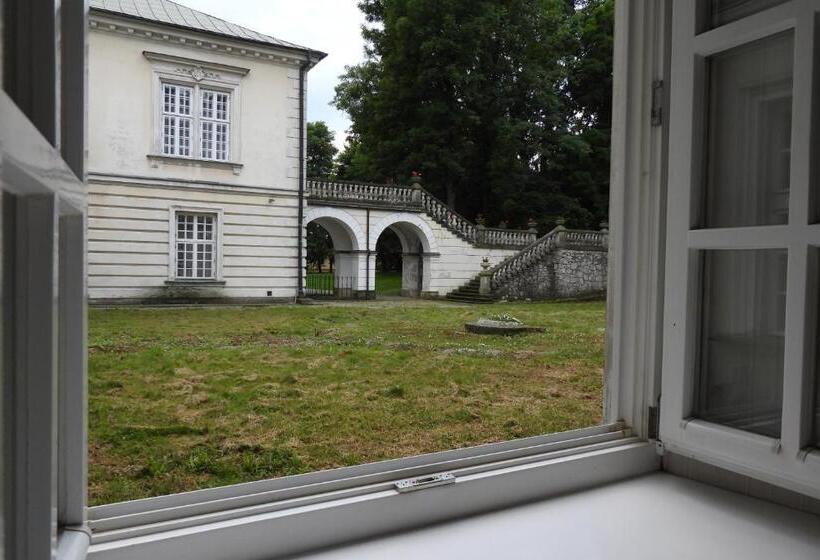 스탠다드 트리플 룸, Pokoje Gościnne Pałac W Balicach Instytut Zootechniki Pib