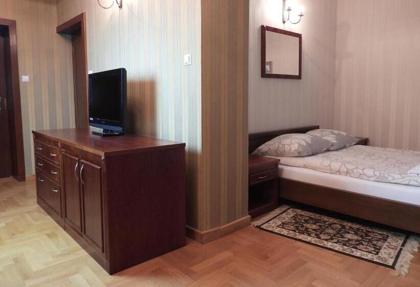 סוויטה, Pokoje Gościnne Pałac W Balicach Instytut Zootechniki Pib