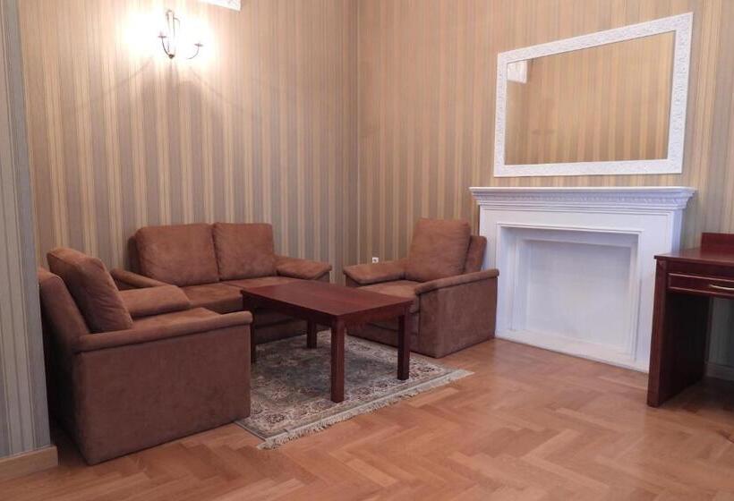 סוויטה עם מרפסת, Pokoje Gościnne Pałac W Balicach Instytut Zootechniki Pib