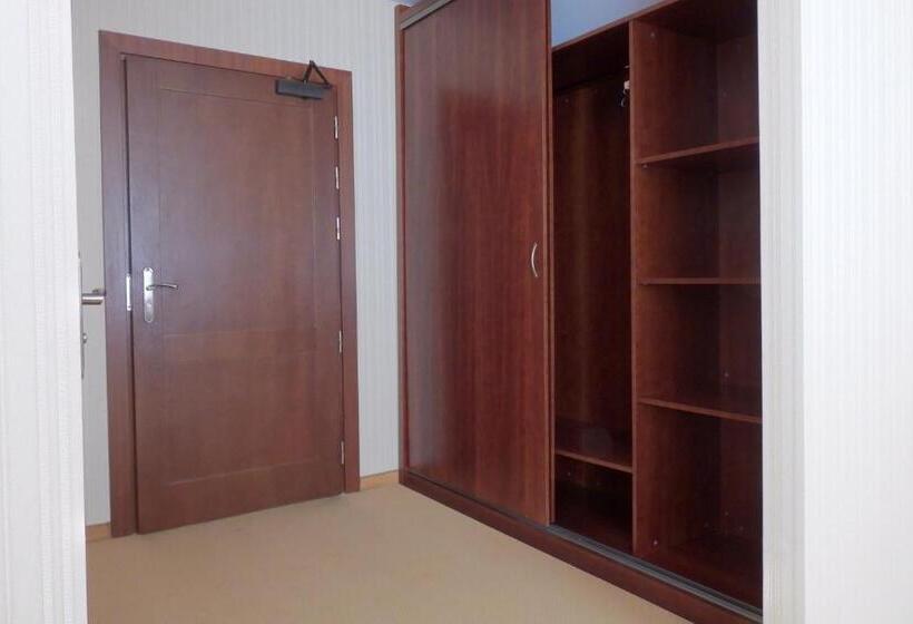 חדר סטנדרט, Pokoje Gościnne Pałac W Balicach Instytut Zootechniki Pib