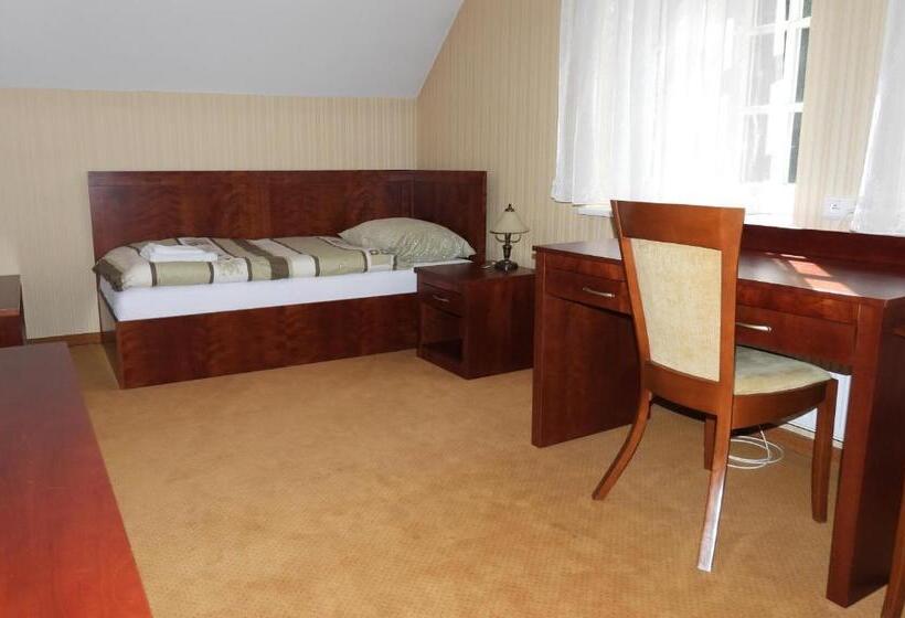 חדר סטנדרט, Pokoje Gościnne Pałac W Balicach Instytut Zootechniki Pib