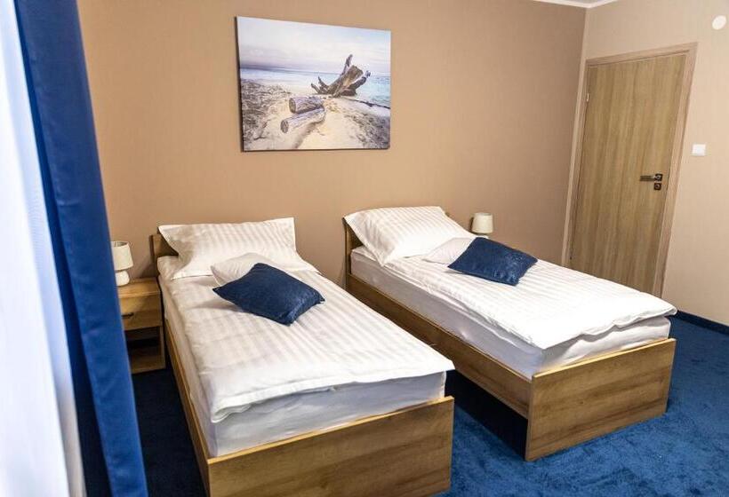 スイート, Rr Pokoje