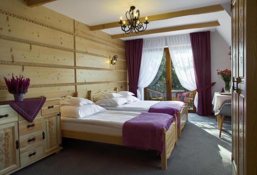 带阳台的三人标准间, Eco Villa Grand Karpatia Ski&spa