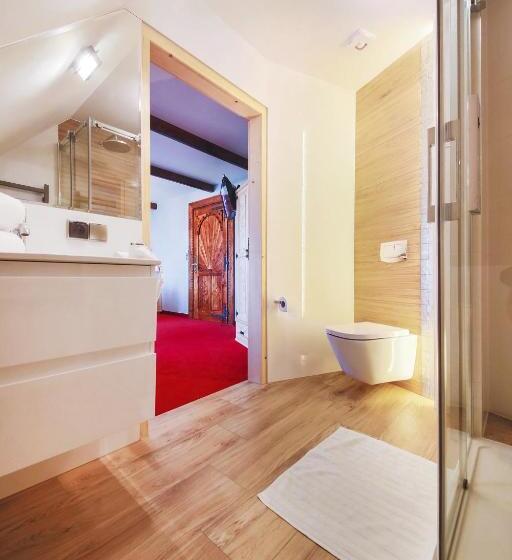 带阳台的三人标准间, Eco Villa Grand Karpatia Ski&spa