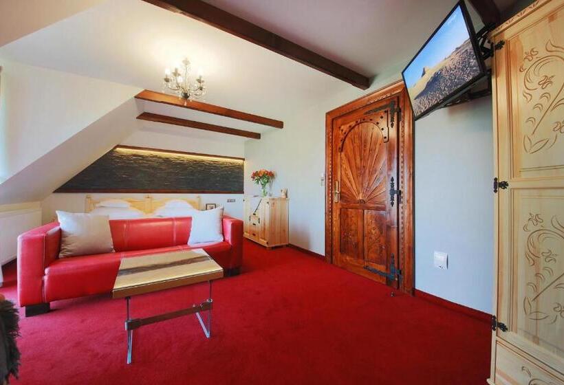 带阳台的三人标准间, Eco Villa Grand Karpatia Ski&spa