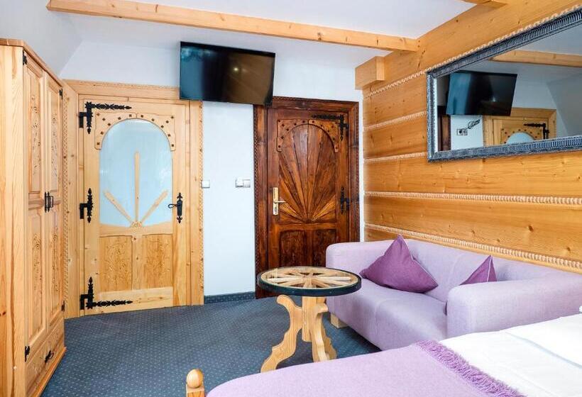 带阳台的三人标准间, Eco Villa Grand Karpatia Ski&spa