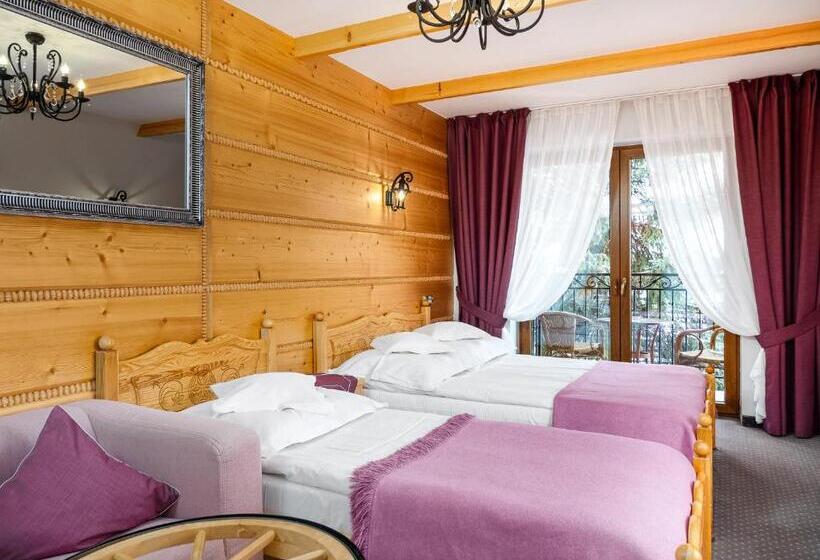 带阳台的三人标准间, Eco Villa Grand Karpatia Ski&spa