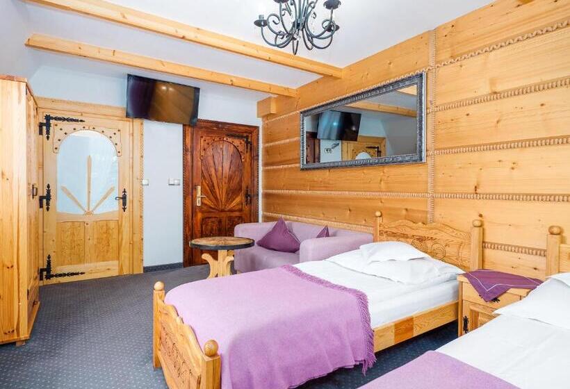 带阳台的三人标准间, Eco Villa Grand Karpatia Ski&spa