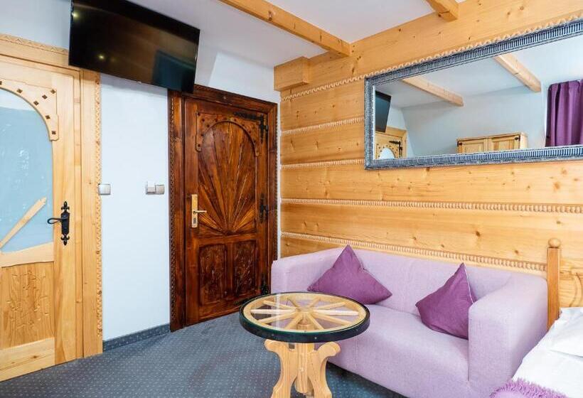 带阳台的三人标准间, Eco Villa Grand Karpatia Ski&spa