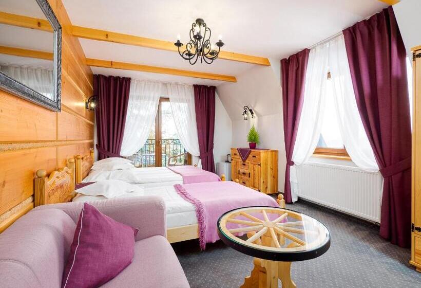 带阳台的三人标准间, Eco Villa Grand Karpatia Ski&spa