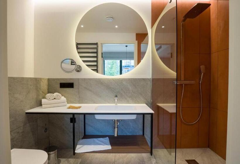 スーペリアスタジオ, Enklawa Białowieska Forest & Spa