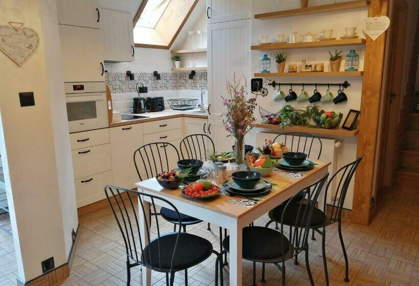 דירת שלושה חדרים, Agroturystyka Iwańcze Pole