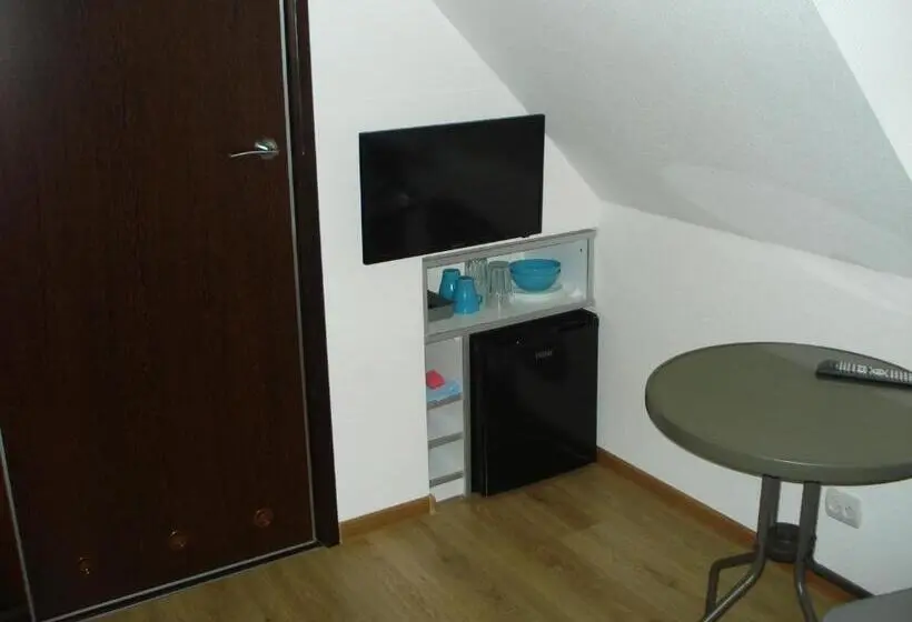Basic Yhden Hengen Huone, Apartamenty, Domki, Wędkowanie