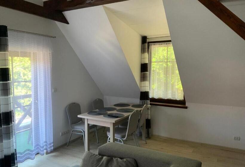 Люкс с Балконом, Apartamenty, Domki, Wędkowanie