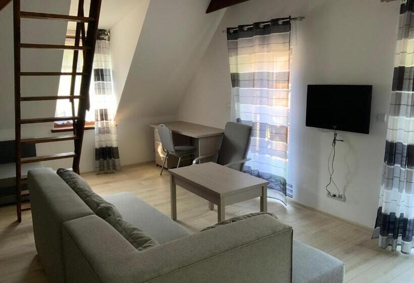 Люкс с Балконом, Apartamenty, Domki, Wędkowanie